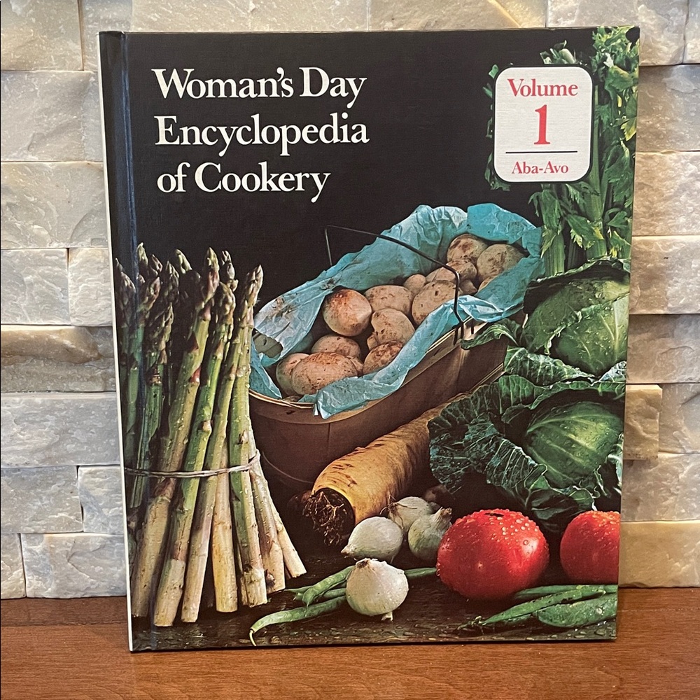 Woman's Day Encyclopedia of Cookery Volume 1